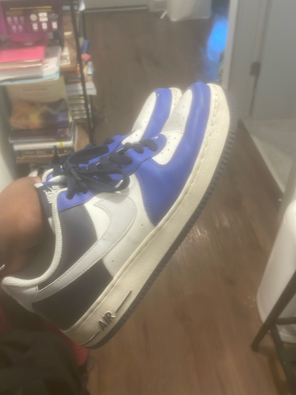 Nike Low-Top Sneakers in Blue, White & Black